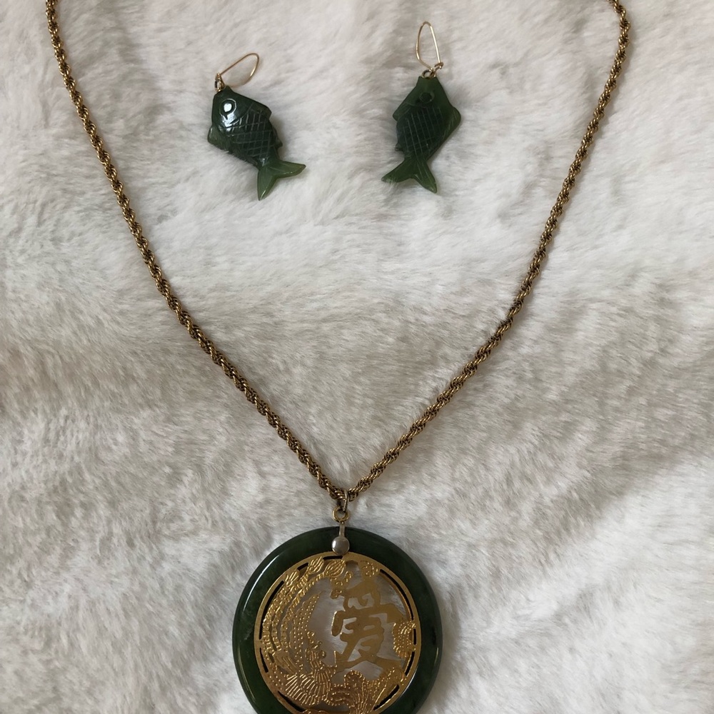 Jade Medallion Necklace & Earring Set - Picture 5 of 5